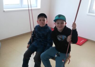 Školní družina na návštěvě v terapeutickém centru.