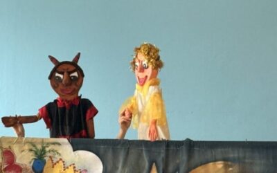 Divadlo Kejkle přivezlo do družiny Vánoční pohádku