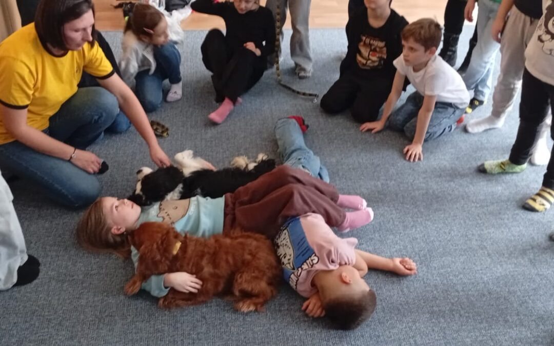 V družině jsme si vyzkoušeli canisterapii