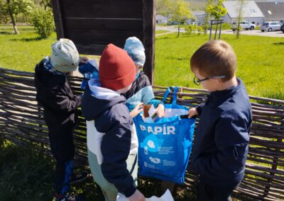 Den Země s prvňáčky.